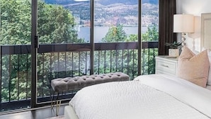 Unclassified image, 5 of 31, button - Designer Penthouse - Downtown Waterfront! (Kelowna)
