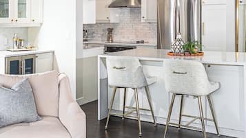 Televisión, chimenea