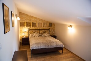 4 bedrooms, iron/ironing board, travel crib, free WiFi