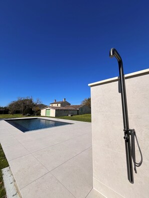 Piscine extérieure, piscine chauffée