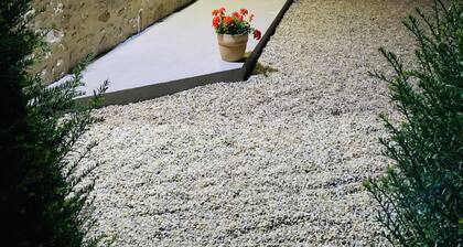 Renovated Médoc House with Heated Pool — Sleeps 10 + 1 baby