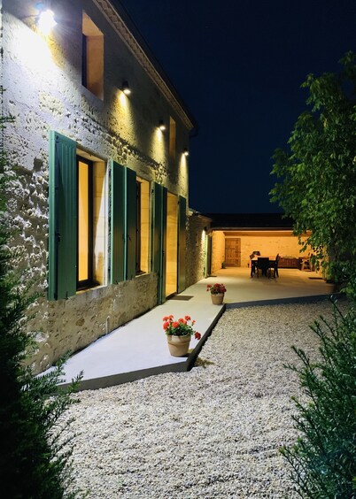 Renovated Médoc House with Heated Pool — Sleeps 10 + 1 baby