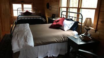 2 bedrooms, desk, free WiFi, bed sheets