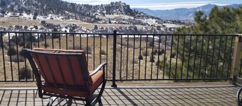 Amazing Views and Privacy minutes from major Co Springs attractions