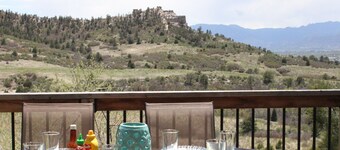 Amazing Views and Privacy minutes from major Co Springs attractions