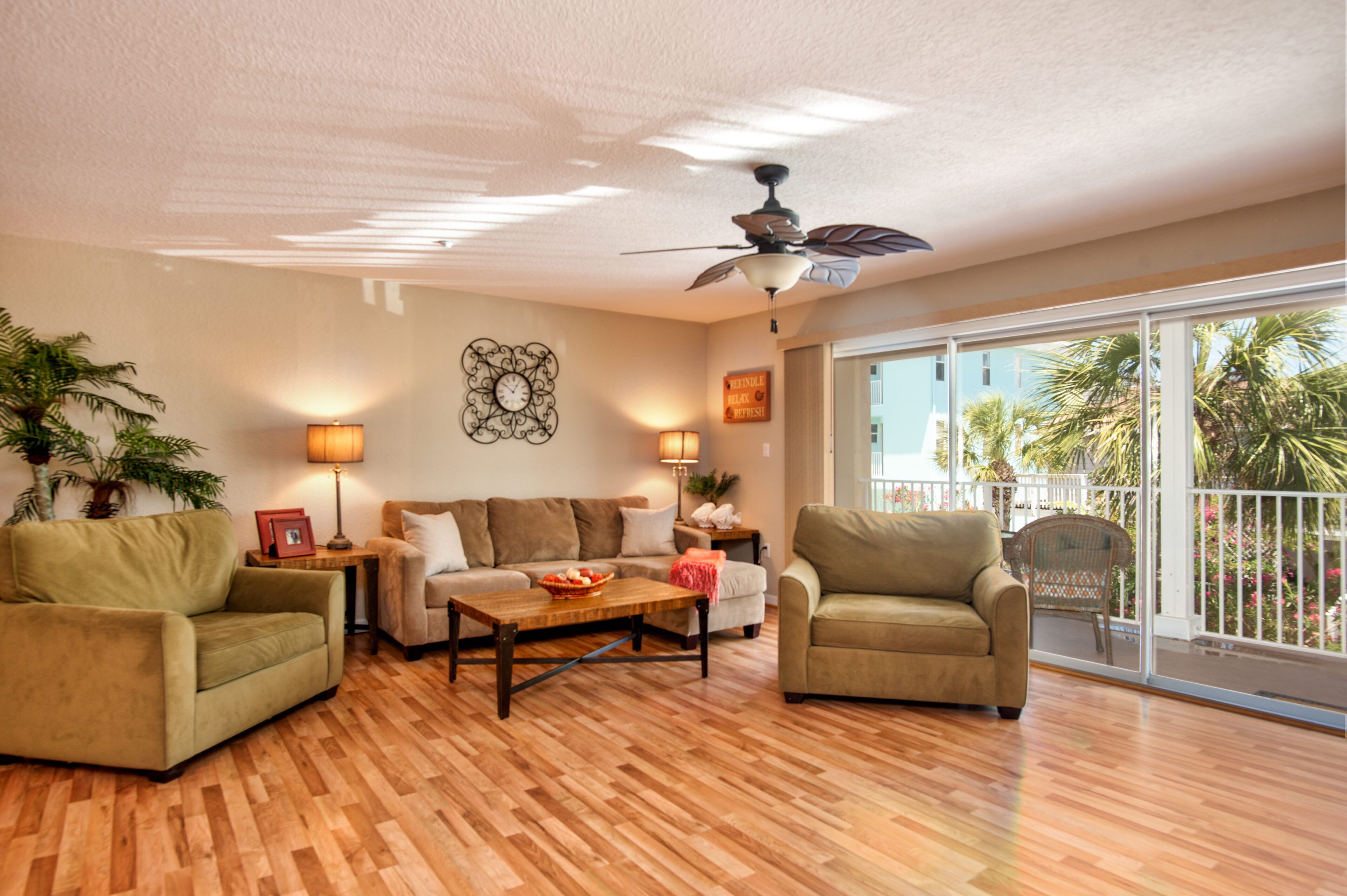 Spacious, Luxury, Beach Condo with Pool & Spa