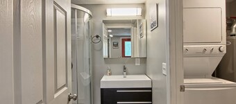 The Perfect Getaway *Sleeps 4 *Pet Friendly *Traverse City *Crystal Mountain