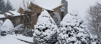 Fuldstændigt renoveret i Chetola Resort m / alle faciliteter, gå til Main St Blowing Rock
