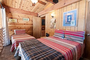 2 bedrooms, iron/ironing board, travel cot, WiFi