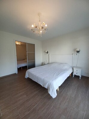 2 bedrooms
