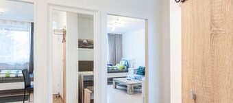 Modern, geräumig, familienfreundlich -Free wifi - 65qm alleine mit Sonnenbalkon