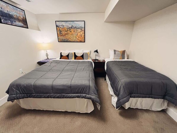 3 bedrooms, iron/ironing board, WiFi, bed sheets