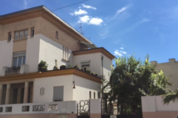 Appartement dans la copropriété cÎté Jardin Darcy situé au rez de chaussée suré