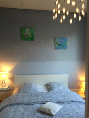 2 bedrooms, iron/ironing board, free WiFi, bed sheets - IDEAL Art déco + secure private park. bike room Darcy, Liberté town center station (Dijon)