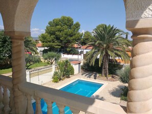 Outdoor pool - Villa for 10 people, 1000m from the beach, private pool, WIFI air conditioning (MIAMI PLAYA)
