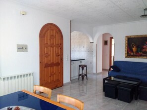 4 عدّة غرف نوم ومكواة/لوح كي وواي فاي مجانًا