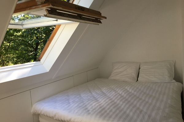 Bedroom 2 with kingsize bed and a single bed (boxsprings) - beds are new (2018)