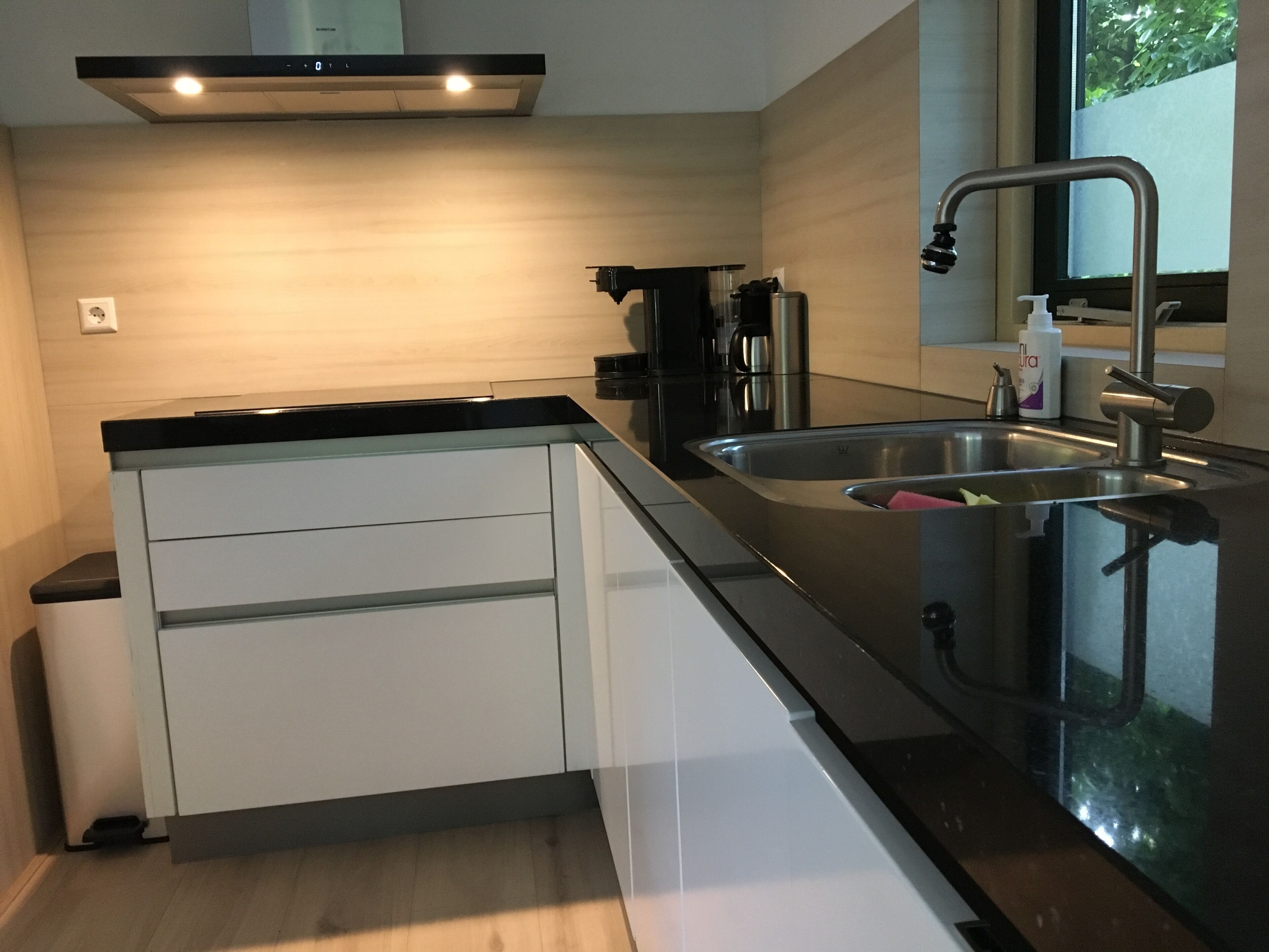 ثلاجة، ميكروويف، فرن، موقد طهي  مسطح