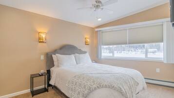 1 chambre, bureau, fer et planche Ă repasser, lit parapluie