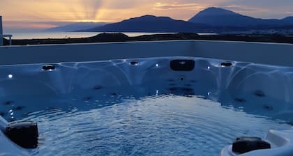 Magnificent Villa Pool,sunset,beach & Spa south coast Crete, kamilari, sea view.