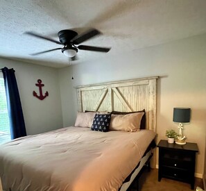 5 bedrooms, free WiFi, bed sheets - Lakefront home near Mammoth Cave (Mammoth Cave)