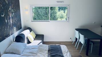 Fer et planche Ă repasser, Wi-Fi, draps fournis