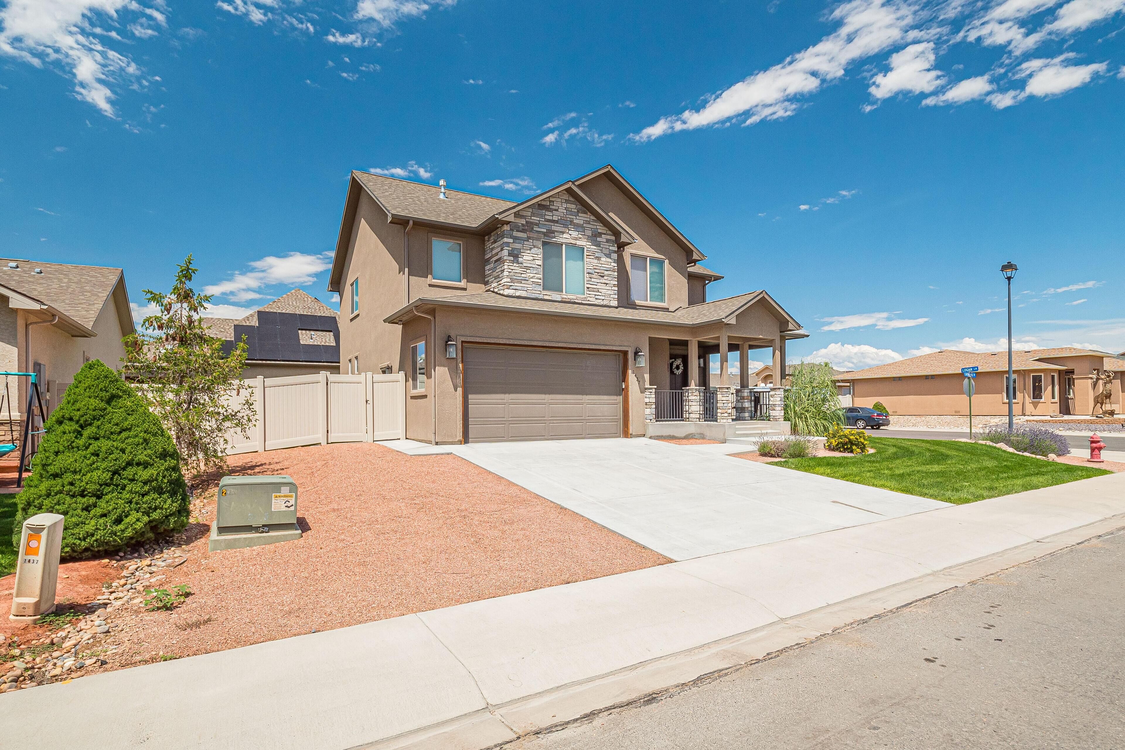 Hawk II - Well Appointed Home, Quiet Central Area