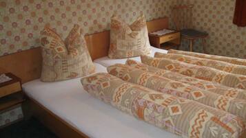 4 bedrooms, WiFi, bed sheets