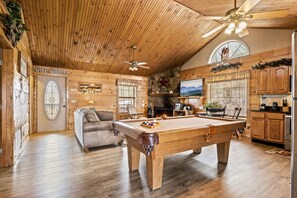 TV, fireplace, DVD player