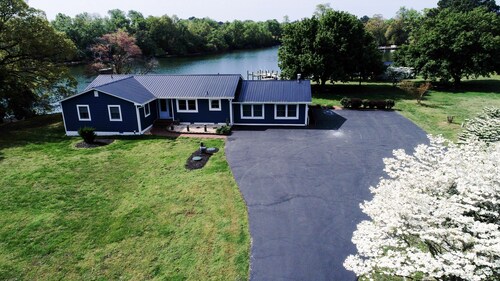 FAMILY FRIENDLY CREEKSIDE GETAWAY - HIDEAWAY AND ENJOY THE FAMILY MOMENTS