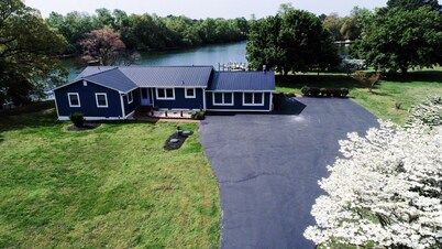 FAMILY FRIENDLY CREEKSIDE GETAWAY - HIDEAWAY AND ENJOY THE FAMILY MOMENTS