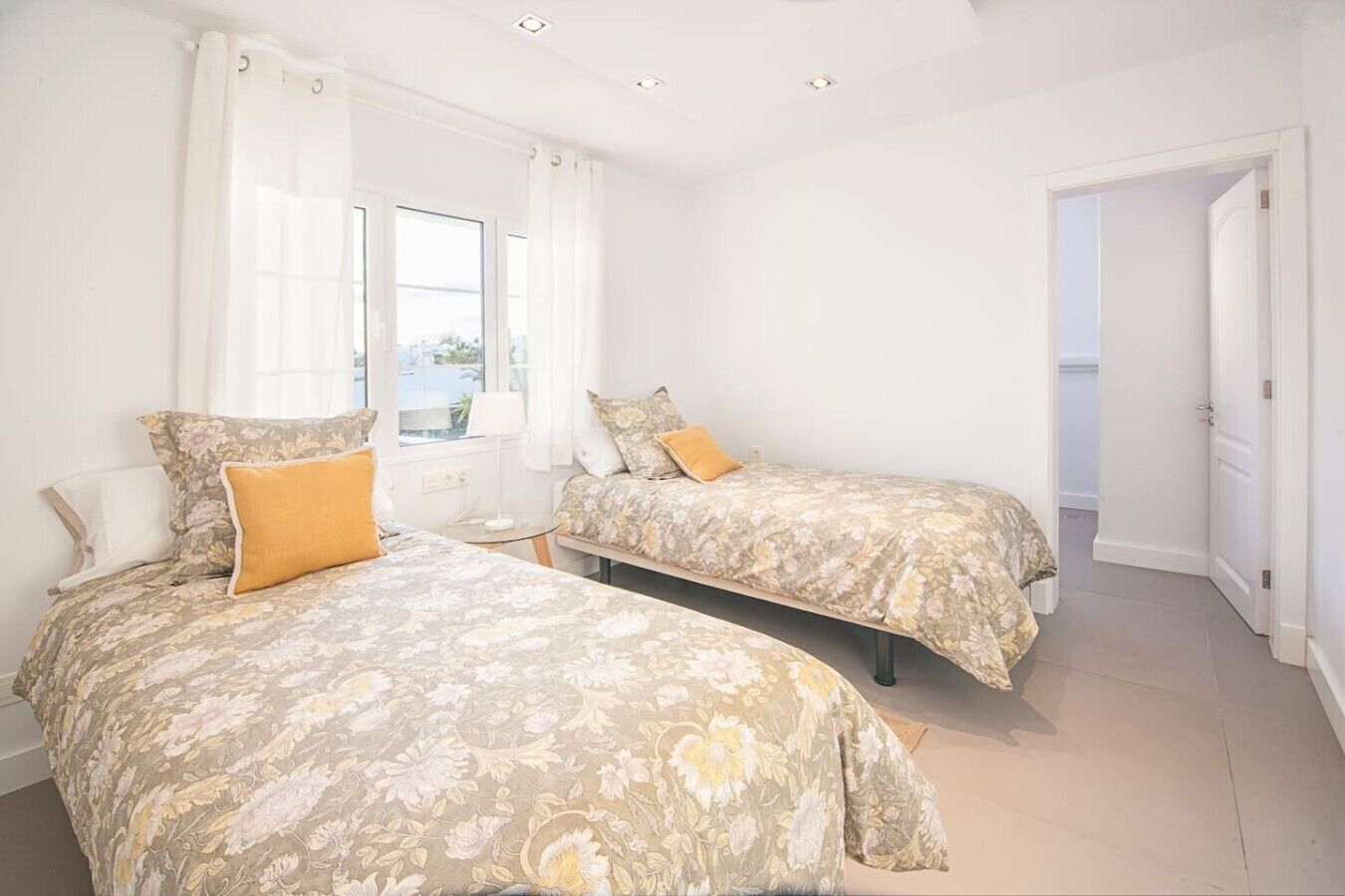 In-room safe, desk, iron/ironing board, WiFi (free)