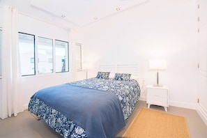 In-room safe, desk, iron/ironing board, free WiFi - Princesa Sonia Rooms & Suites, Puerto del Carmen (Tías)
