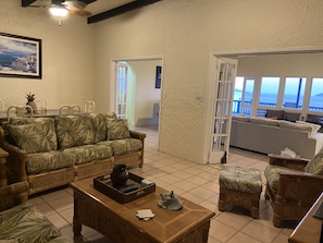 Smart TV, DVD player, books, stereo - Celebrate time with friends & family! Private pool,  float and take in the view! (St Thomas)