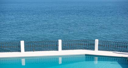 !!! PRIVATE SEA ACCESS AND SEA WATER POOL !!!