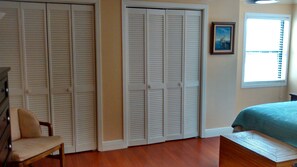 2 bedrooms, iron/ironing board, WiFi, bed sheets - Beauvoir (Beautiful View) (Biloxi)