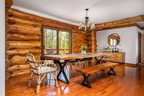 Dining - Log House by the Lake, Retreat with Spa Amenities (Brighton)