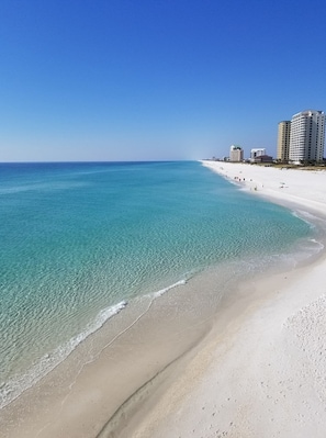 Beach nearby, sun-loungers, beach towels