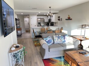 Smart-TV, DVD-spiller og stereoanlegg