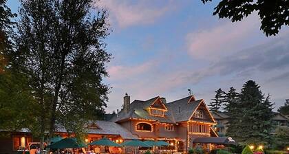 Hiljattain kunnostettu Chetola Resort, jossa on kaikki mukavuudet, kävelymatkan päässä Main St Blowing Rock -kadulta