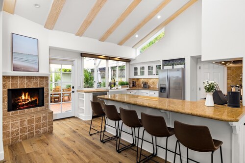 Montecito Beach House w/Hot Tub & Cold Plunge - Walk to Beach and Restaraunts