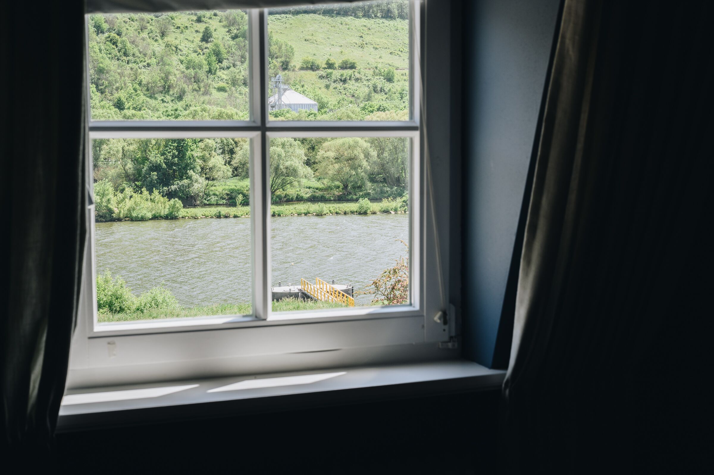 superior double room, river view | minibar, individually decorated, individually furnished, free wifi