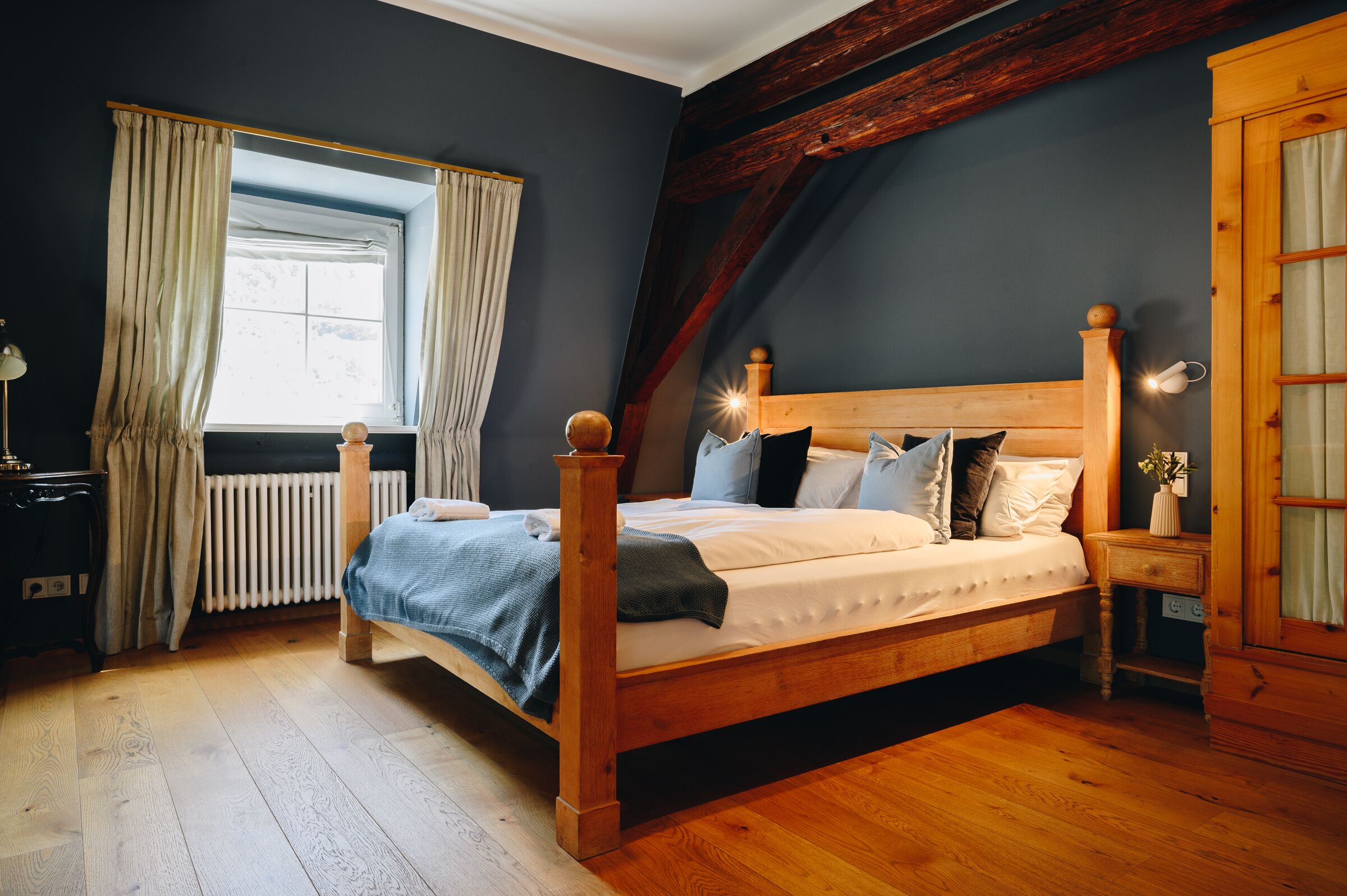 superior double room, river view | minibar, individually decorated, individually furnished, free wifi