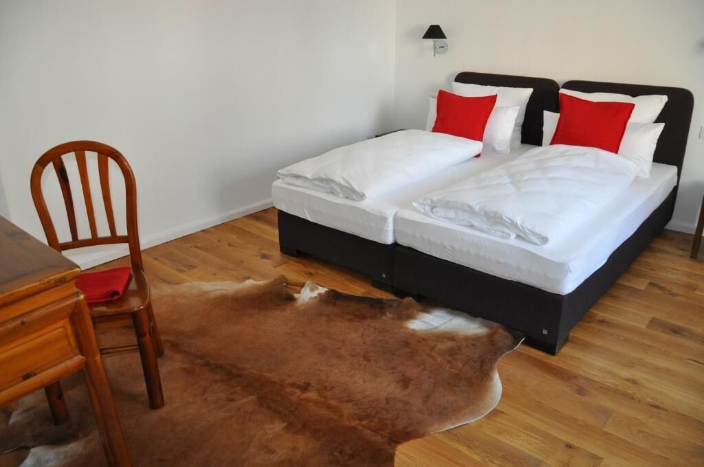 apartment, 1 bedroom | minibar, individually decorated, individually furnished, free wifi