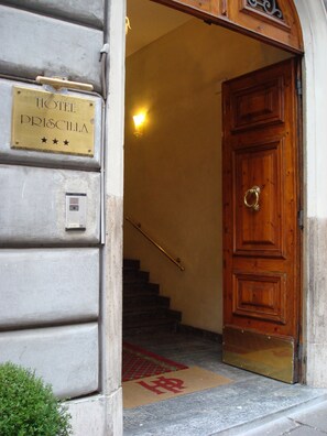 Property entrance - Hotel Priscilla (Rome)