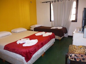 Tripla Standard, 1 camera da letto, bagno privato | Una cassaforte in camera, culle/letti per bambini (a pagamento)