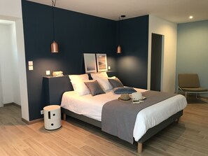 Decoración personalizada, muebles diferentes y wifi gratis