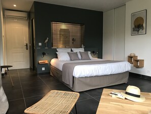 Decoración personalizada, muebles diferentes y wifi gratis