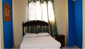 Single Room  | 高級寢具、書桌、熨斗/熨衣板