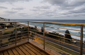 Superior Apartment, 2 Bedrooms, Ocean View, Beachfront | Balcony